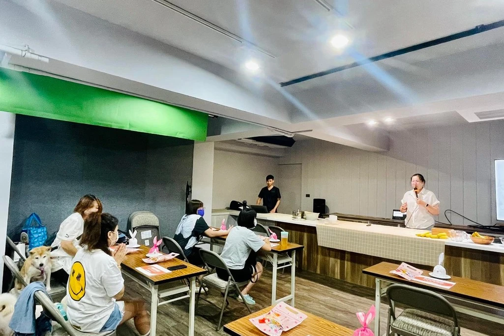 古亭站5分鐘｜25坪方正空間｜教室｜廚房直播｜75吋電視＋中島廚房＋可自放影音✨