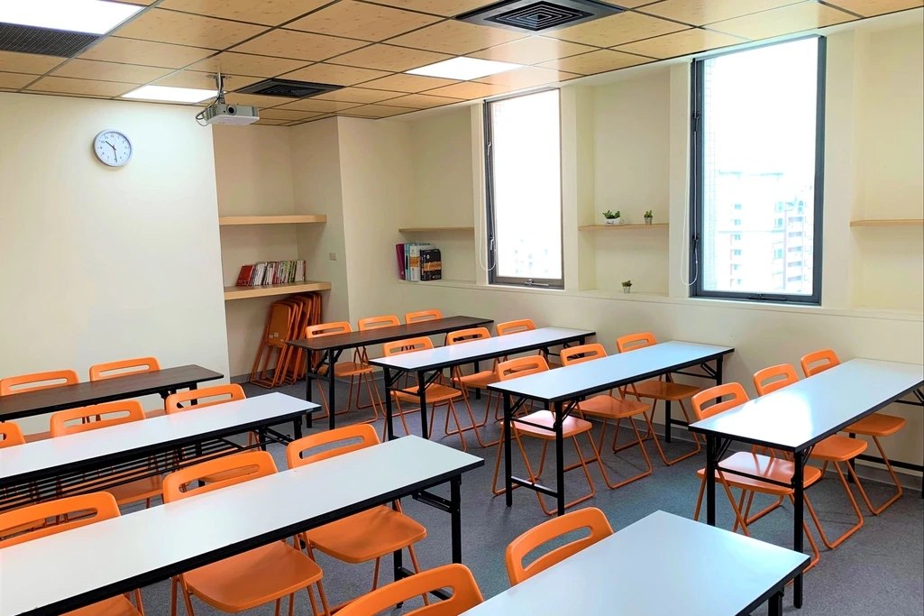 台中24人教室場地｜高CP值｜捷運文華高中站｜小教室