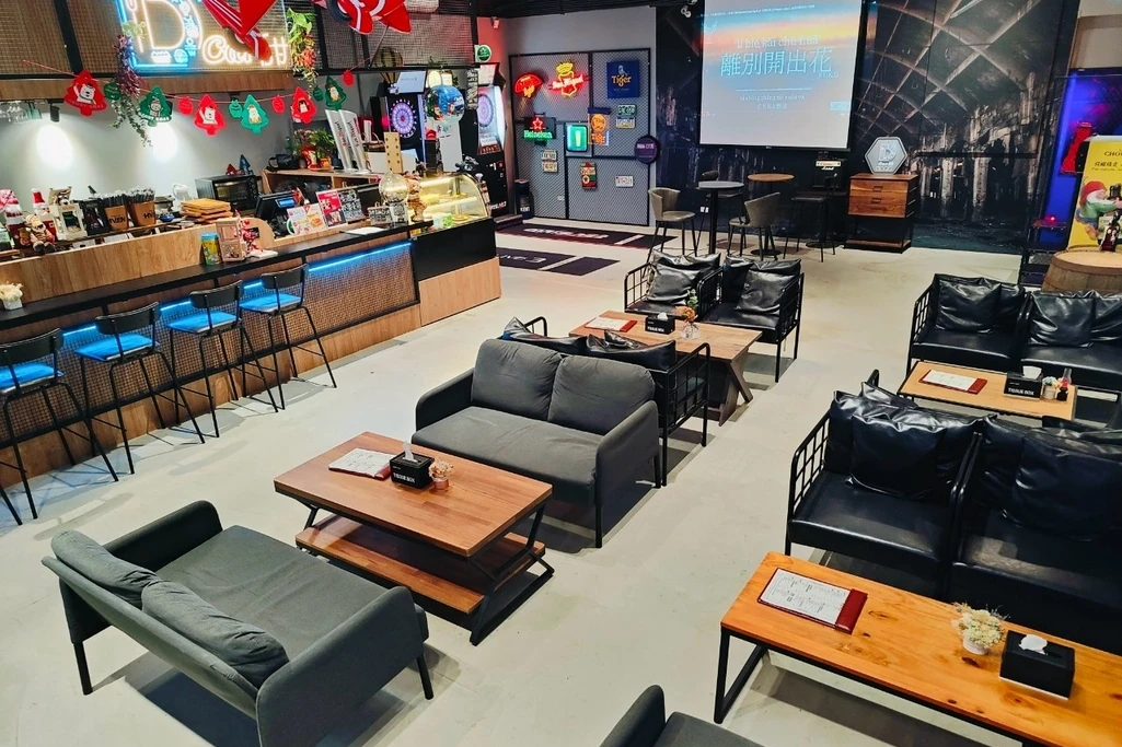 西門站步行5分鐘｜80人包場｜工業風室內＋燈飾戶外🎯飛鏢｜拳擊體驗｜聚會首選