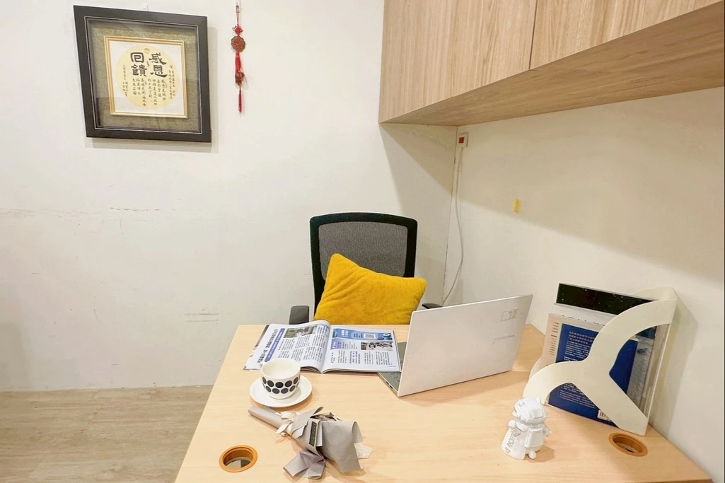 5人辦公室 OFFICE ｜台北車站3分鐘｜極方便｜空間大｜30,000 月租