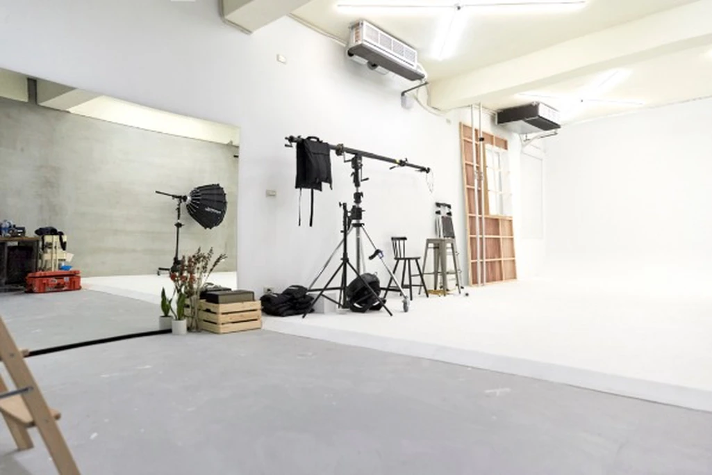 WOOOOO! STUDIO
