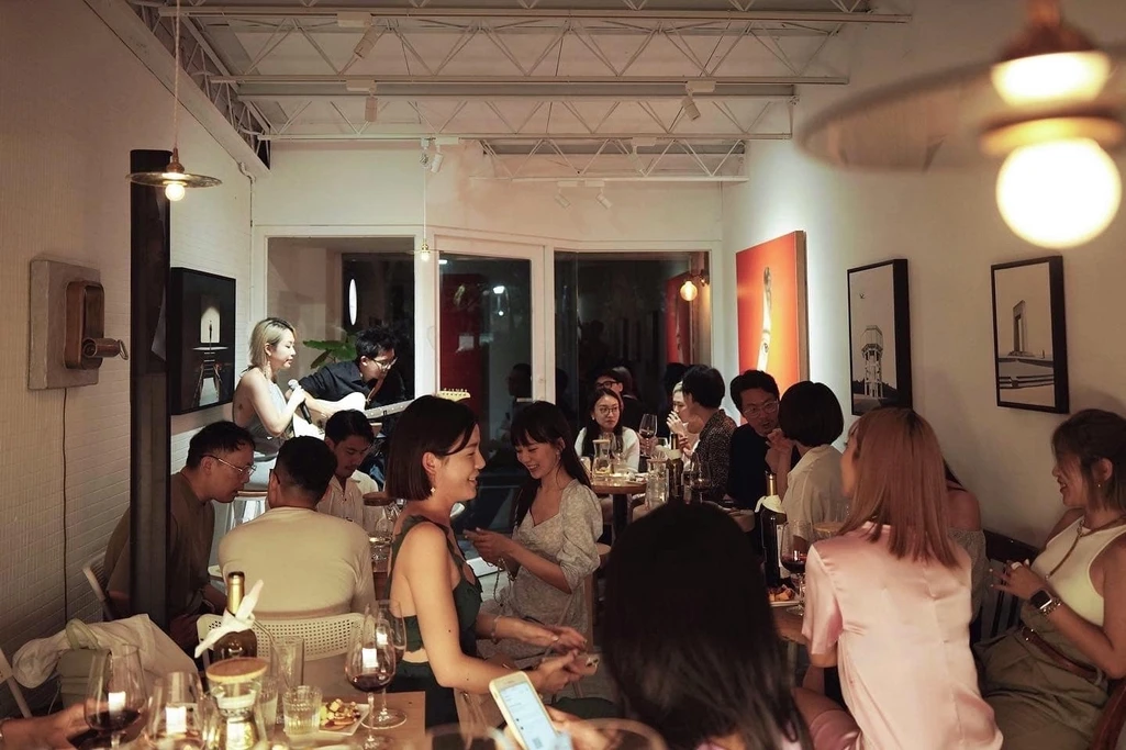 & other Art things 嘉俬房 玻璃屋