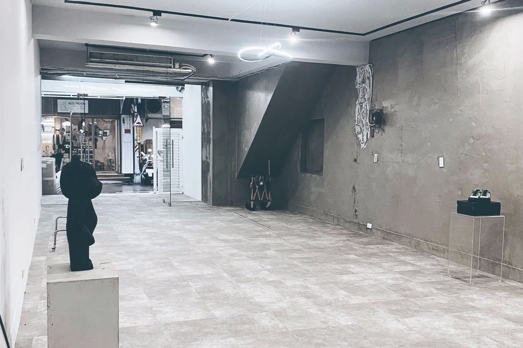 赤峰街邊店面｜🚉中山站步行5分鐘｜展覽文藝｜活動｜展示桌椅｜玻璃門面｜工業風｜空間寬敞｜可60人
