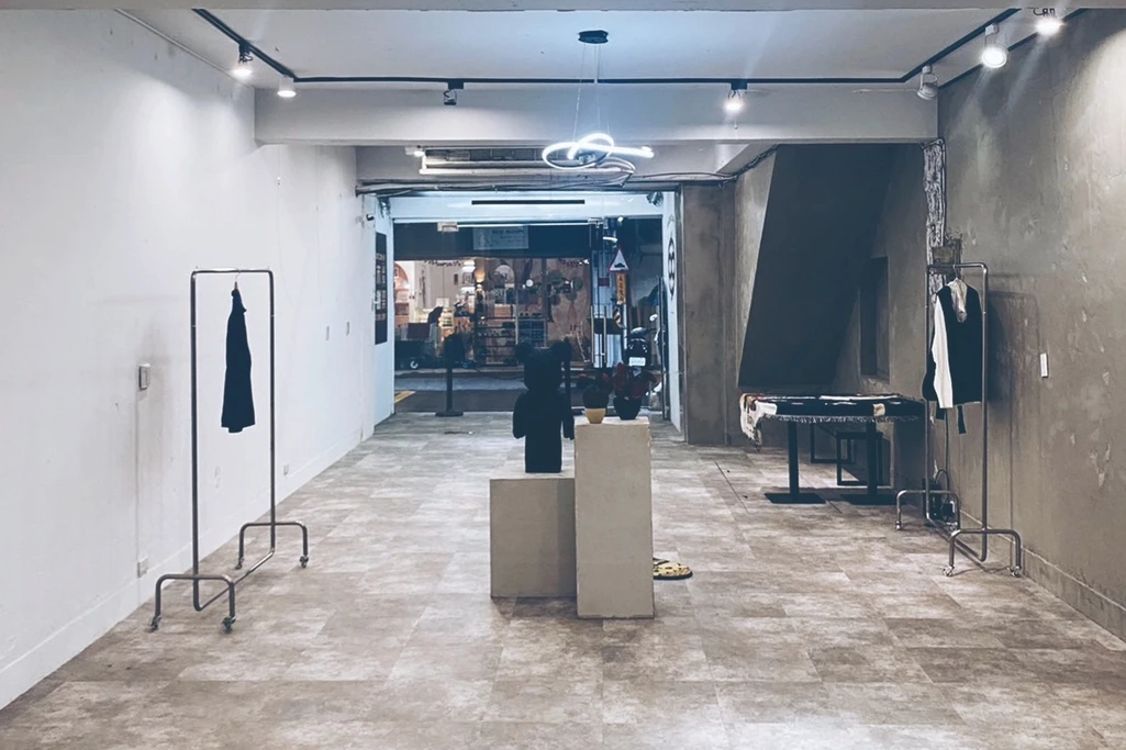 赤峰街邊店面｜🚉中山站步行5分鐘｜展覽文藝｜活動｜展示桌椅｜玻璃門面｜工業風｜空間寬敞｜可60人