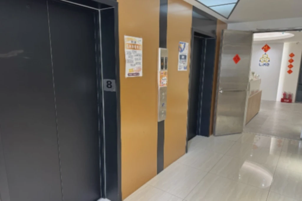 🚉台北車站步行3分鐘｜容納41人｜課程講座、商務會議、直播拍攝皆宜｜空間彈性高｜4小時費用｜808空間