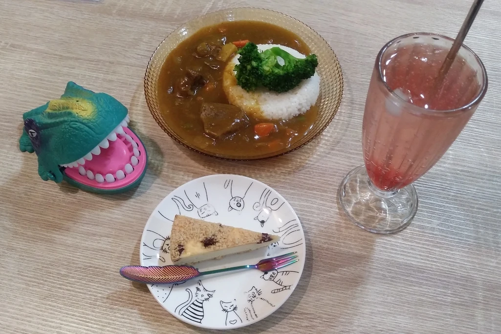咖哩牛肉飯套餐