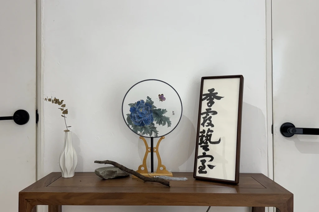 捷運北門站🔐自助式更便利｜🪑溫潤木質風格｜65吋大螢幕📺｜高級音響🎵｜每座皆有插座🔌｜茶水間＆快煮壺☕