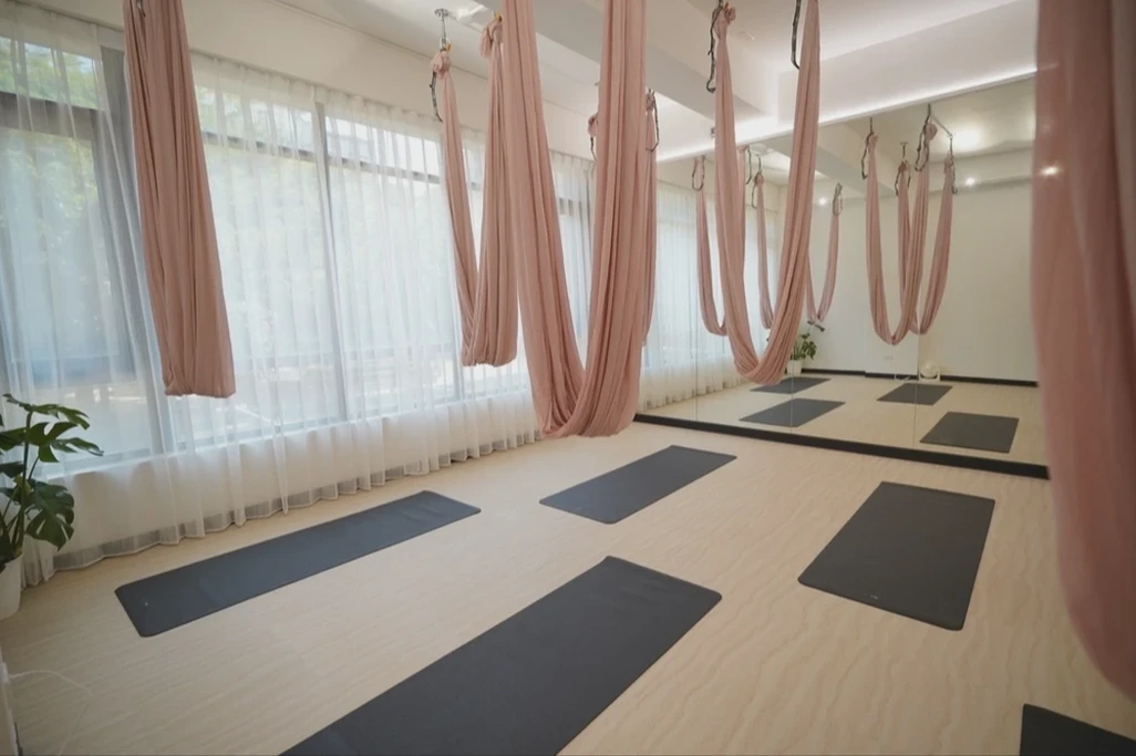 桃園多元空間🧘‍♀️空瑜設備｜教學🛋拍攝📷柔光設計｜木質調美感｜提供茶水☕｜5F