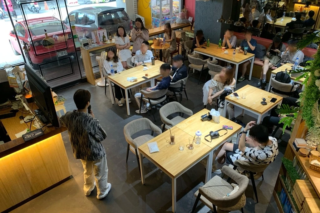 附有50吋電視